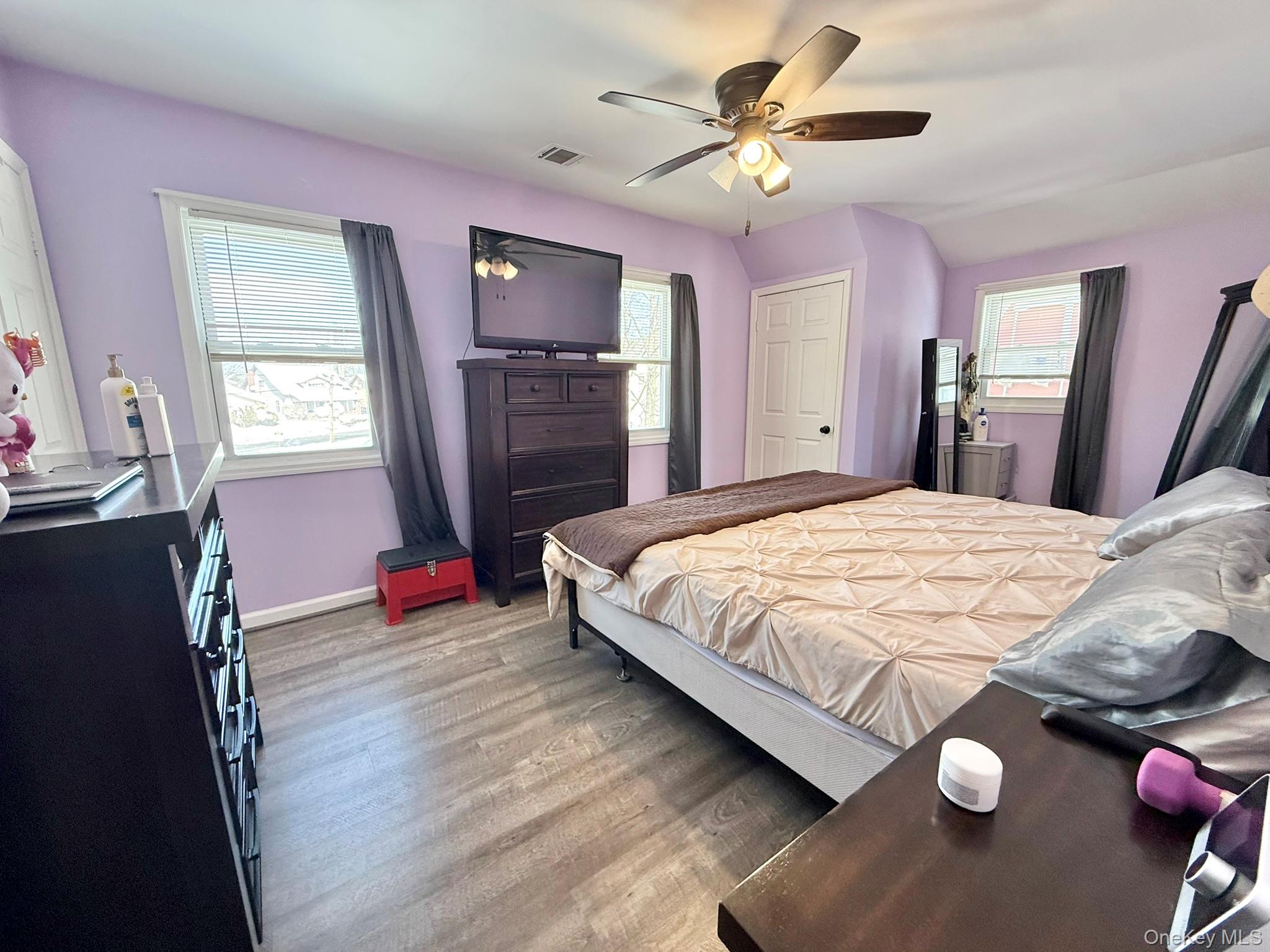 #15 photo, 7 Bernhard Street, नासाउ काउंटी Hempstead , NY 11550