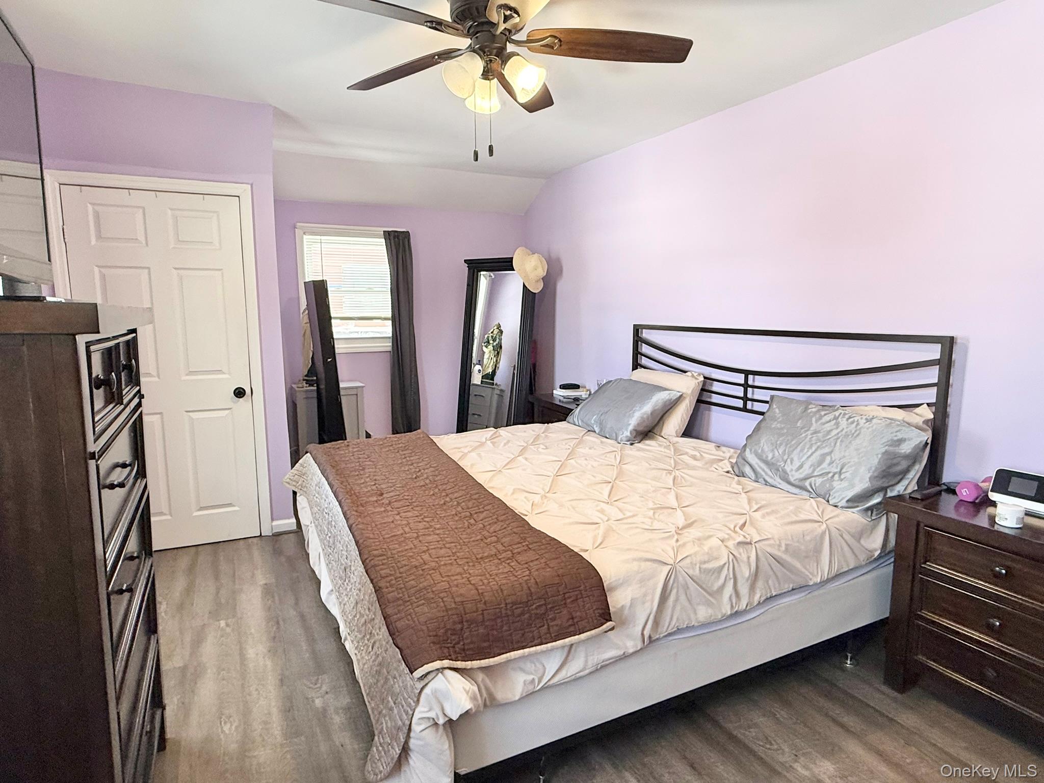 #16 photo, 7 Bernhard Street, नासाउ काउंटी Hempstead , NY 11550