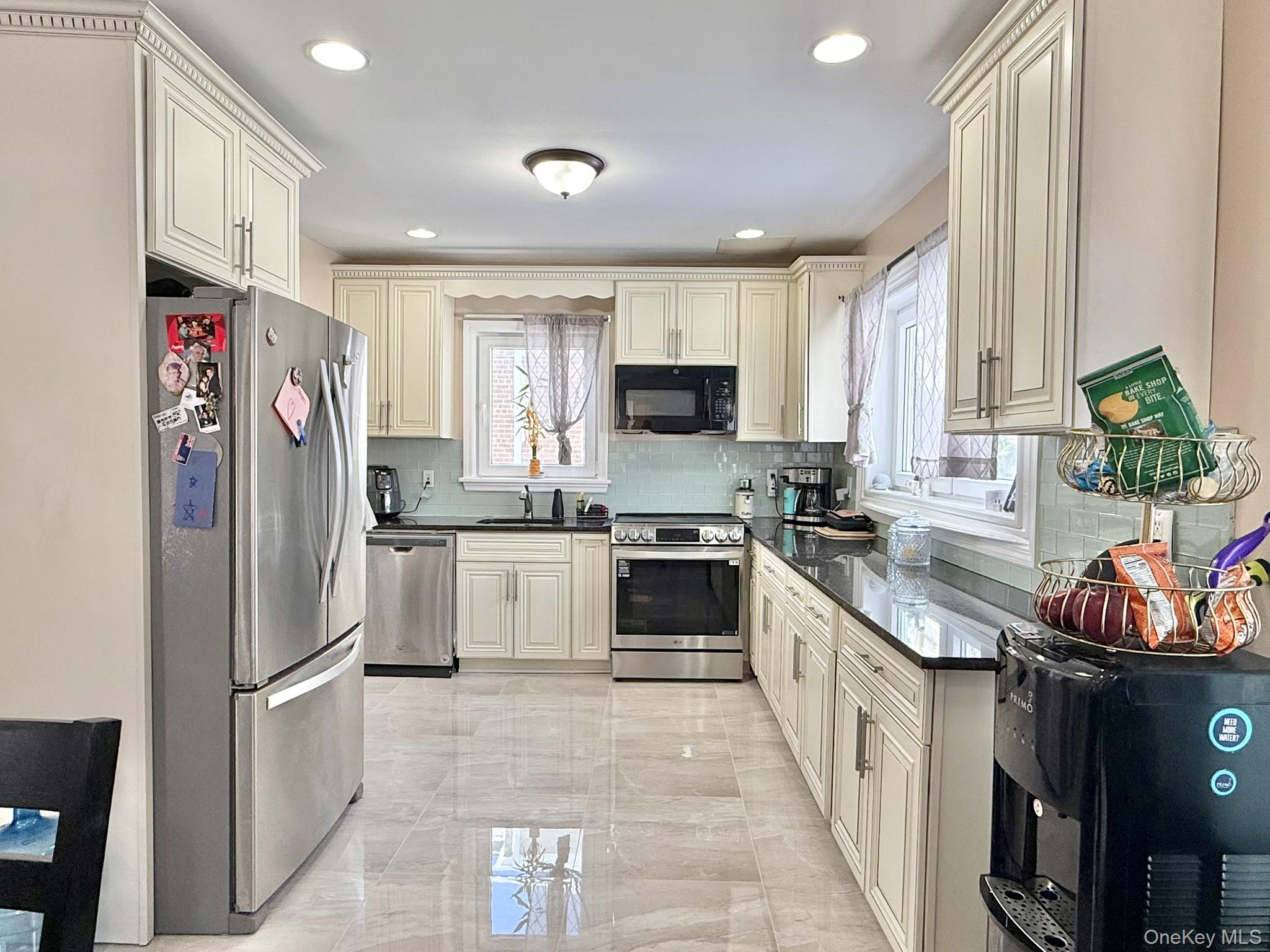 #5 photo, 7 Bernhard Street, नासाउ काउंटी Hempstead , NY 11550