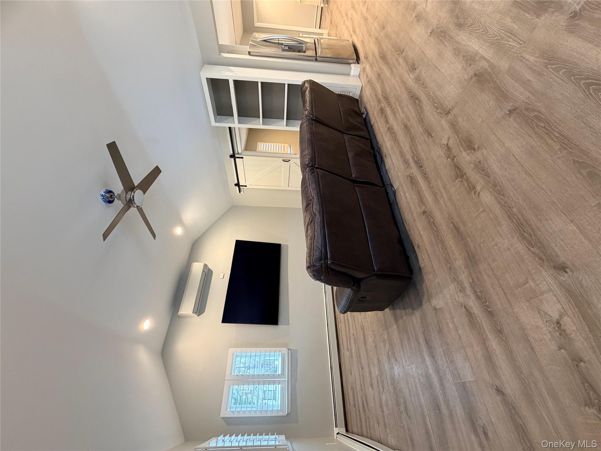 #11 photo, 5 Bristol Street, Саффолк ‖ Huntington , NY 11743