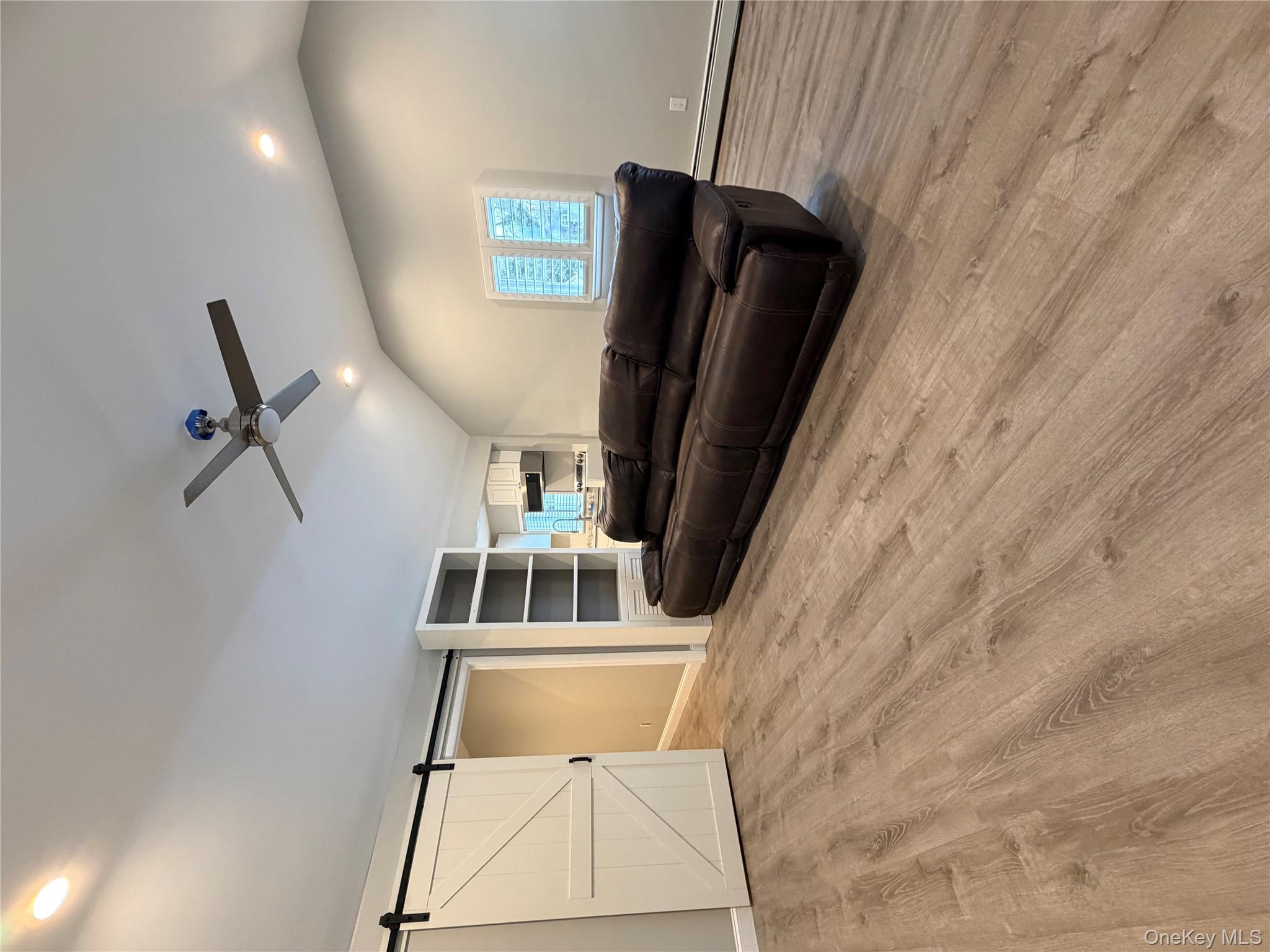 #13 photo, 5 Bristol Street, מחוז סאפוק Huntington , NY 11743