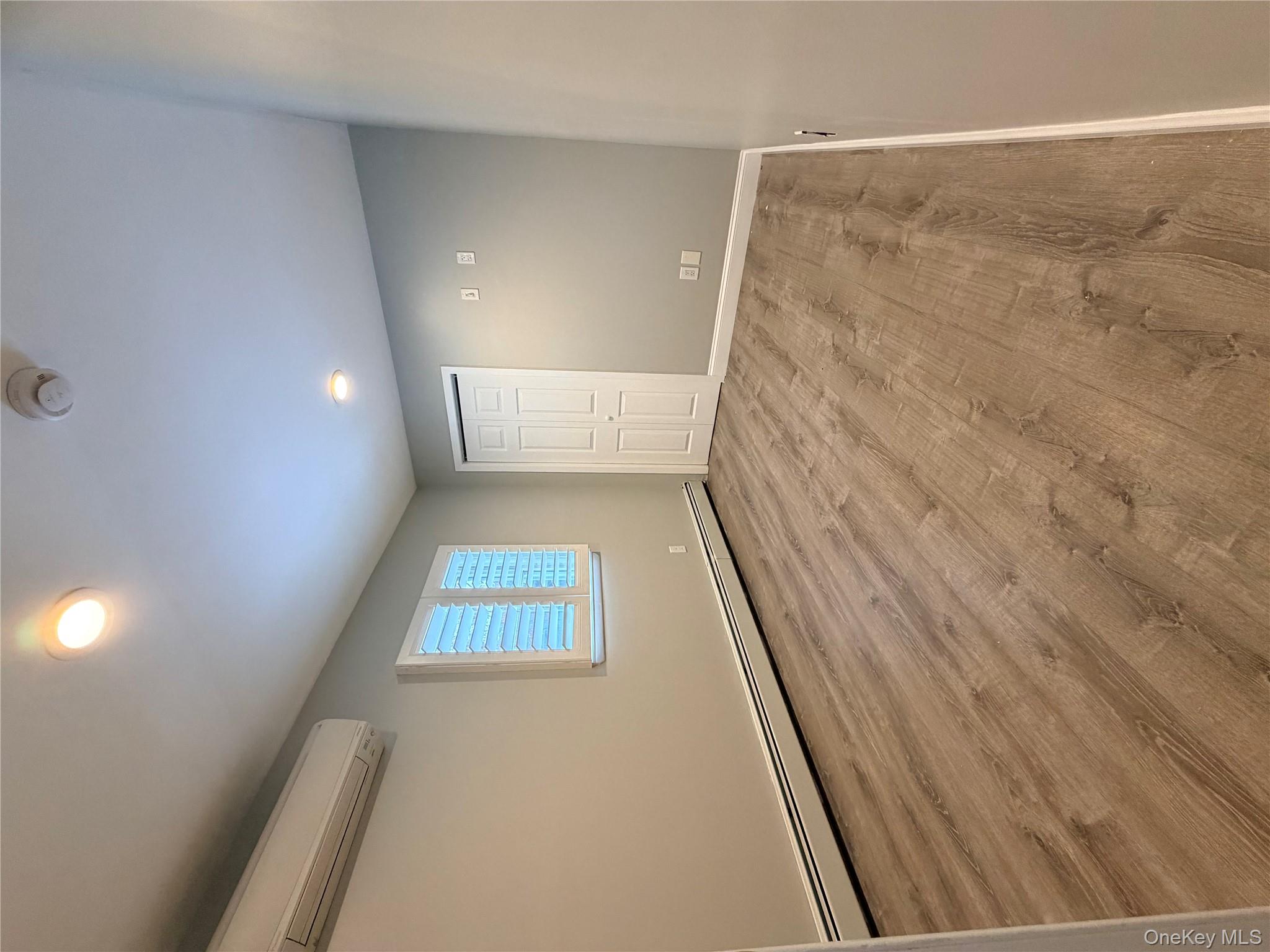 #14 photo, 5 Bristol Street, מחוז סאפוק Huntington , NY 11743