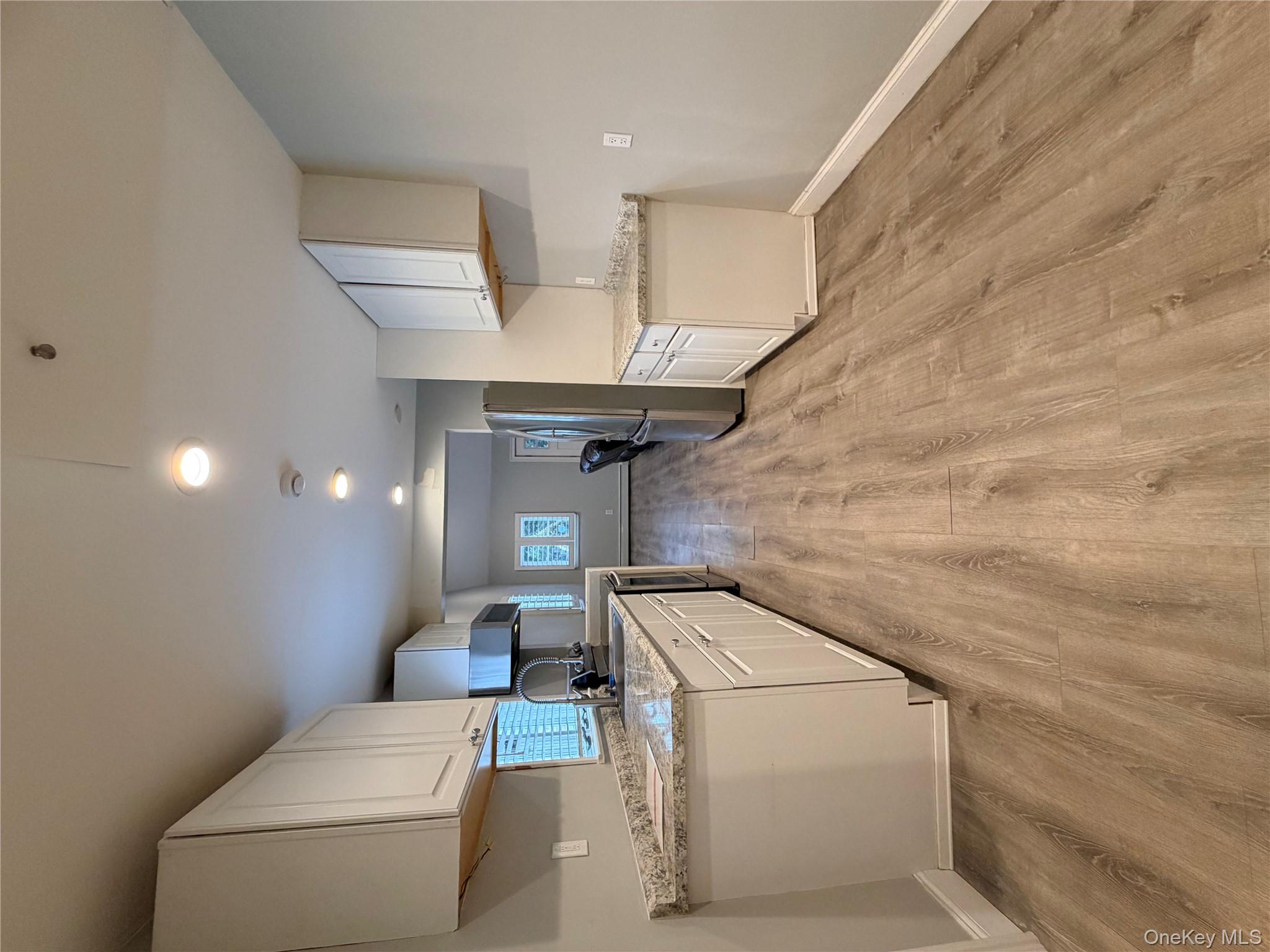 #6 photo, 5 Bristol Street, Саффолк ‖ Huntington , NY 11743