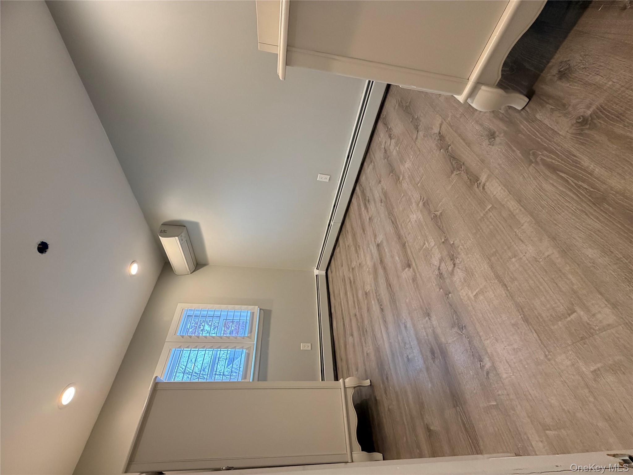 #7 photo, 5 Bristol Street, Саффолк ‖ Huntington , NY 11743