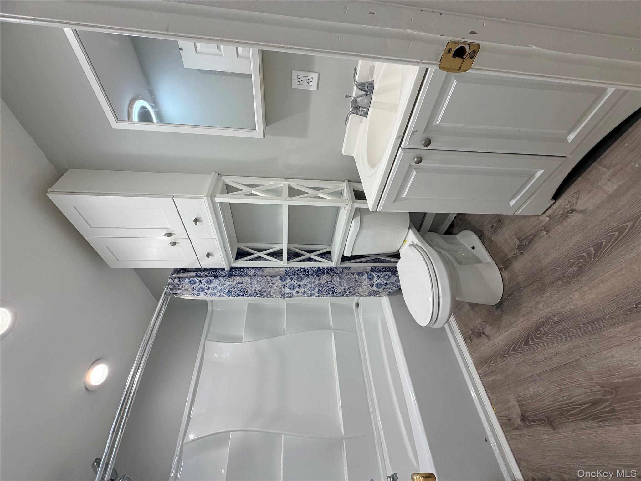 #8 photo, 5 Bristol Street, Саффолк ‖ Huntington , NY 11743