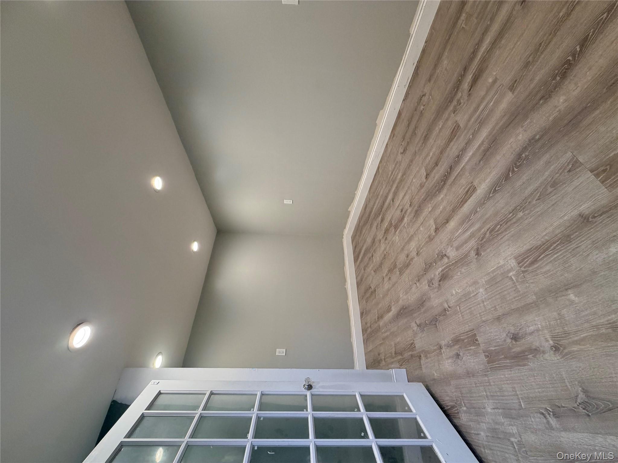 #9 photo, 5 Bristol Street, Саффолк ‖ Huntington , NY 11743