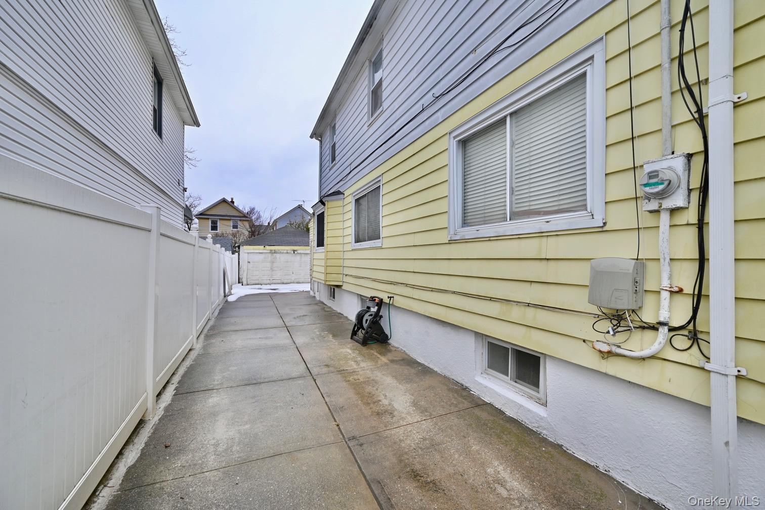 #4 photo, 88-48 213th Street, Куинс ‖ Queens Village , NY 11427