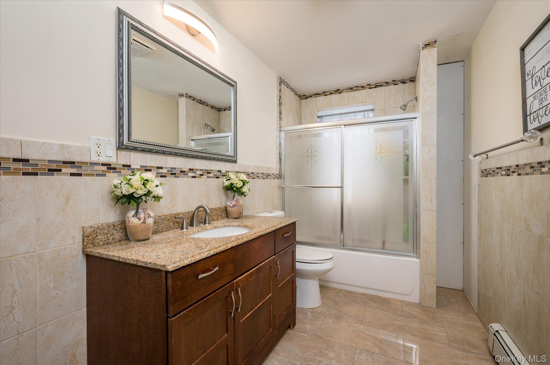 #12 photo, 34 S Front Street, नासाउ काउंटी Farmingdale , NY 11735