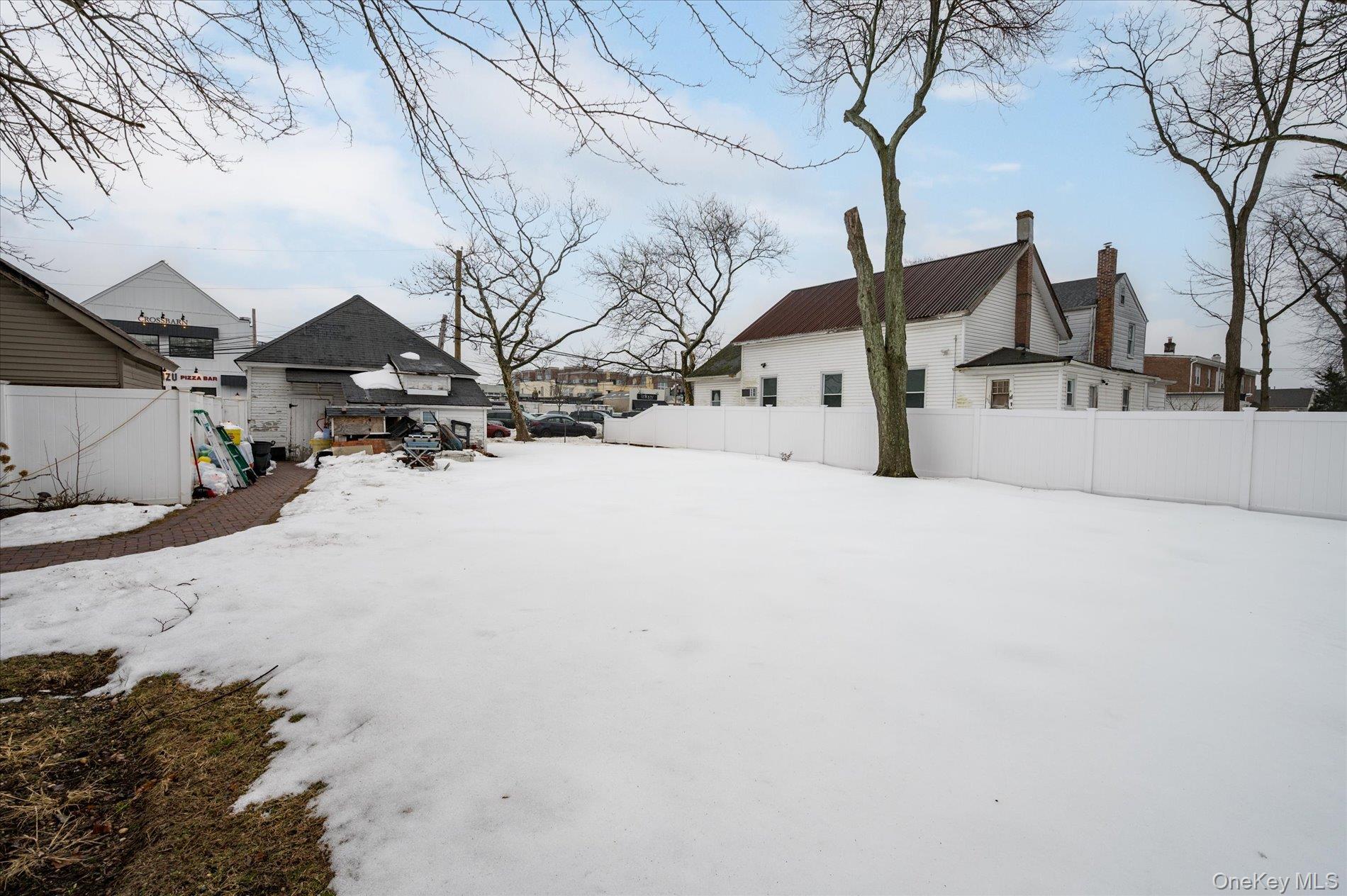 #14 photo, 34 S Front Street, नासाउ काउंटी Farmingdale , NY 11735