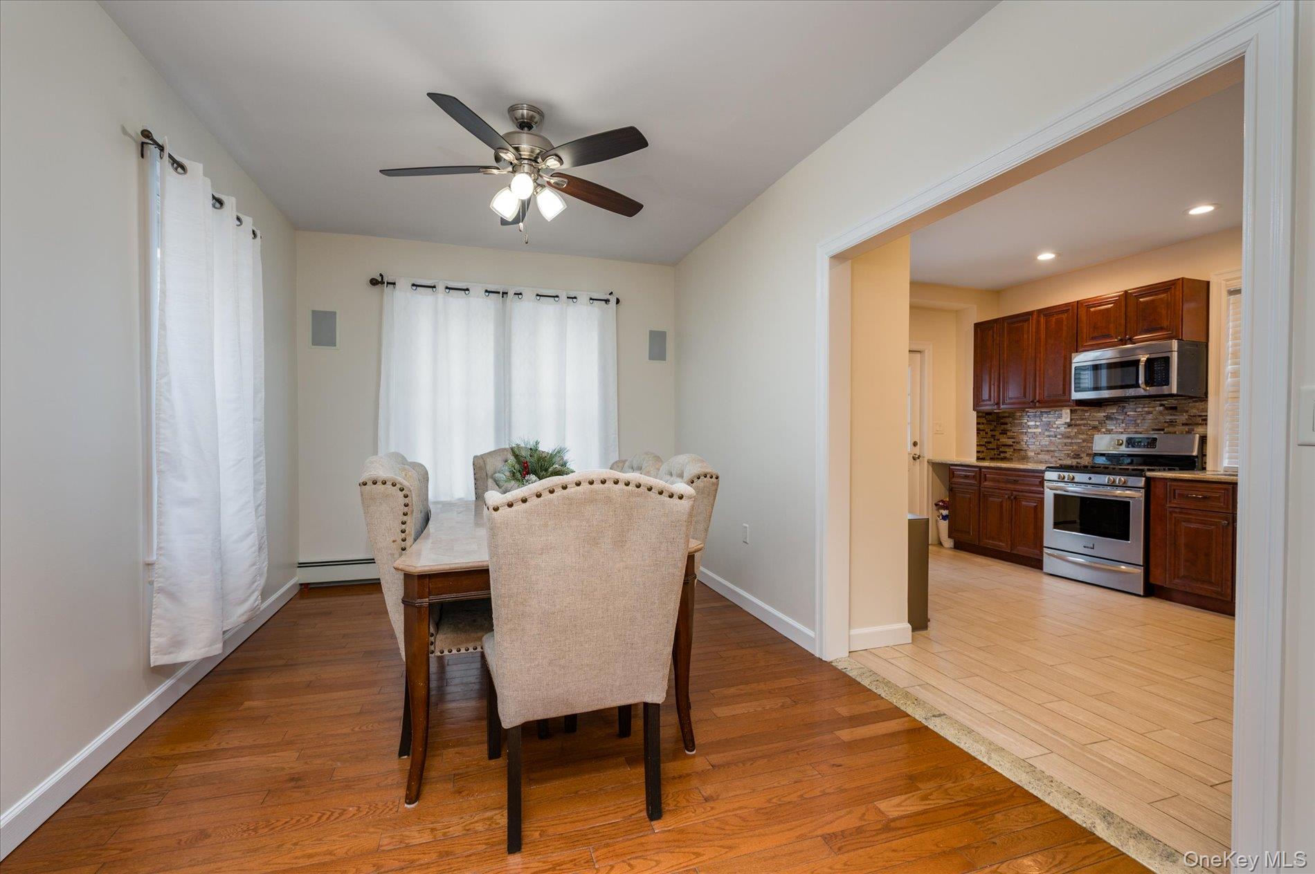 #6 photo, 34 S Front Street, नासाउ काउंटी Farmingdale , NY 11735