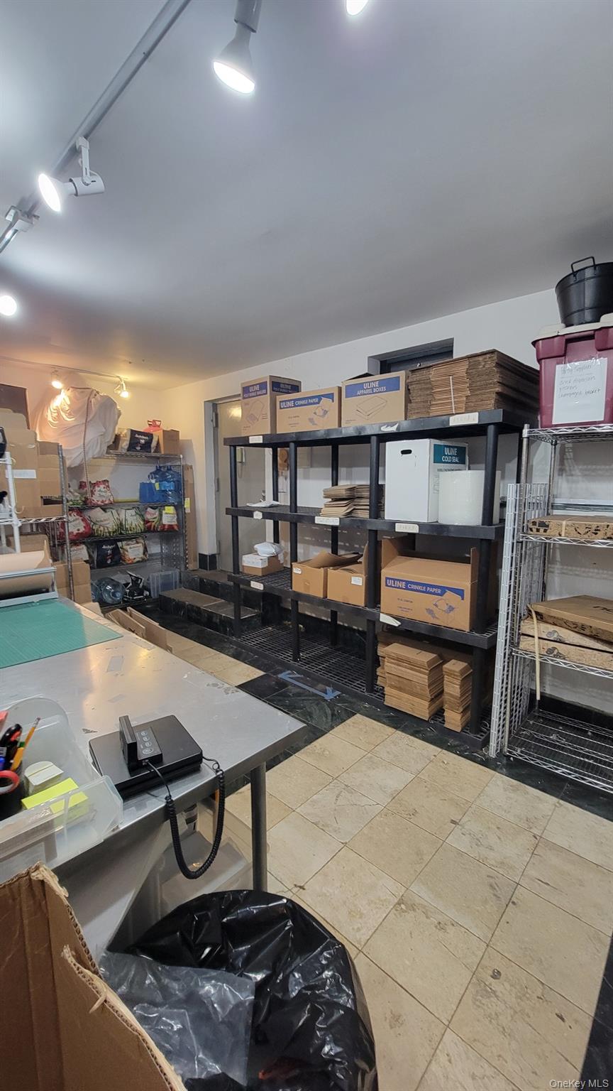 #12 photo, 3215 33 Street, Astoria , NY 11106