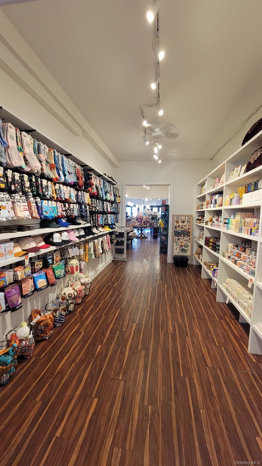 #4 photo, 3215 33 Street, Astoria , NY 11106