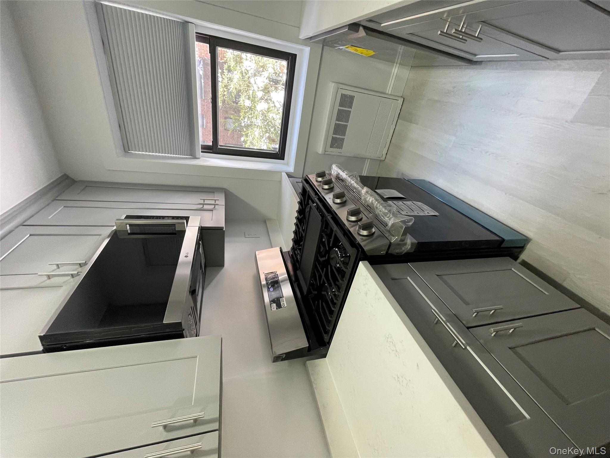 #16 photo, 118-60 METROPOLITAN Avenue, Kew Gardens , NY 11415