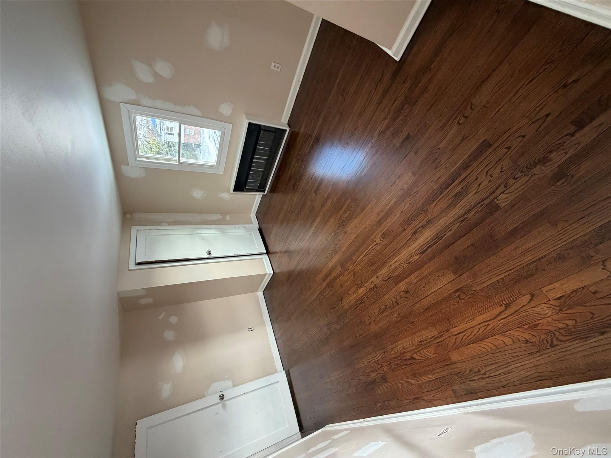 #7 photo, 712 7th Street, Саффолк ‖ West Babylon , NY 11704