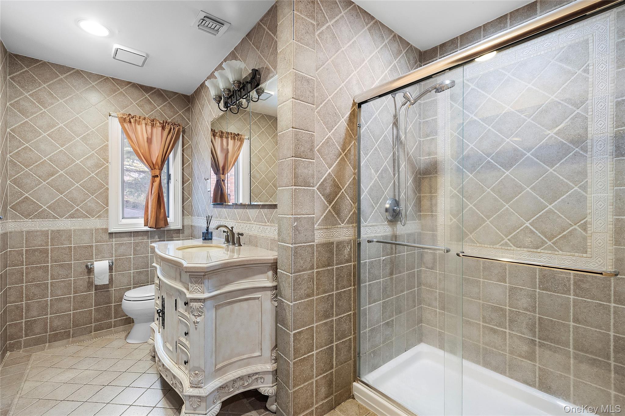 #11 photo, 582 Atlantic Avenue, Lawrence , NY 11559