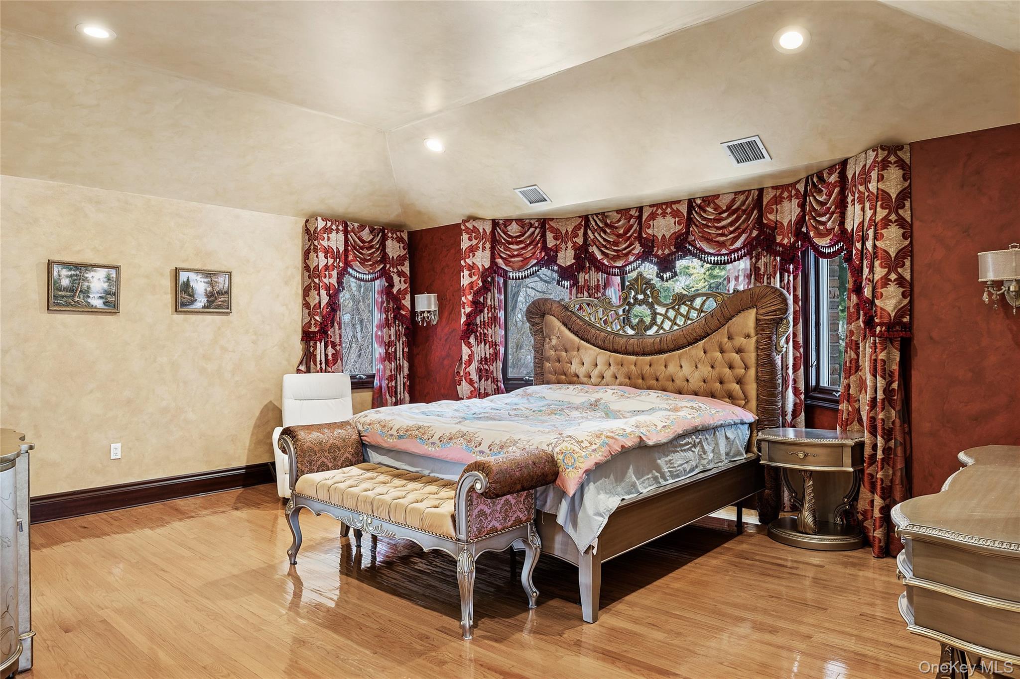 #14 photo, 582 Atlantic Avenue, Lawrence , NY 11559