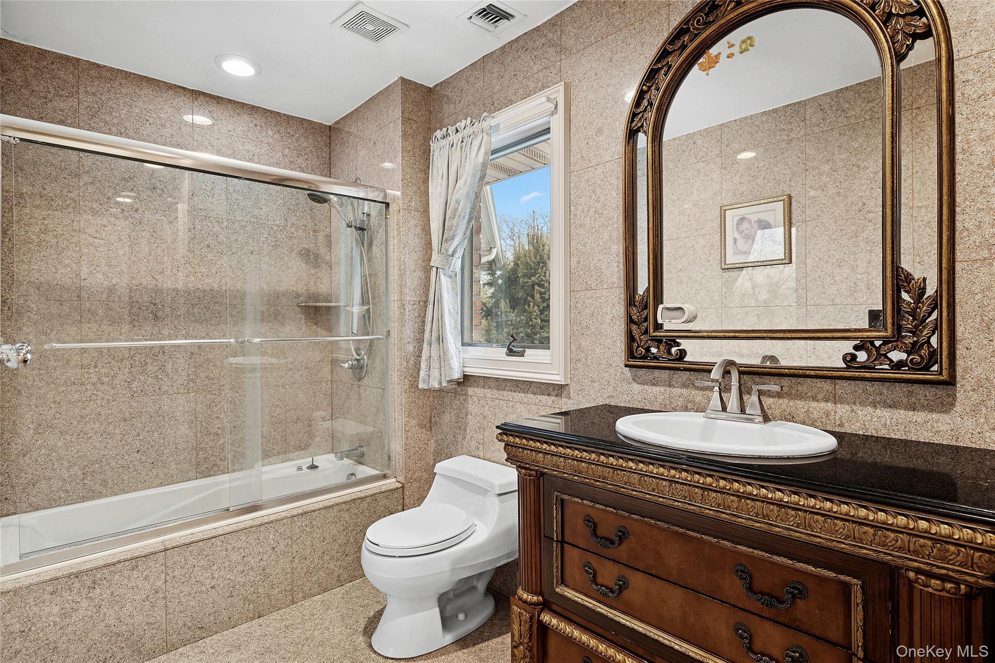 #17 photo, 582 Atlantic Avenue, Lawrence , NY 11559