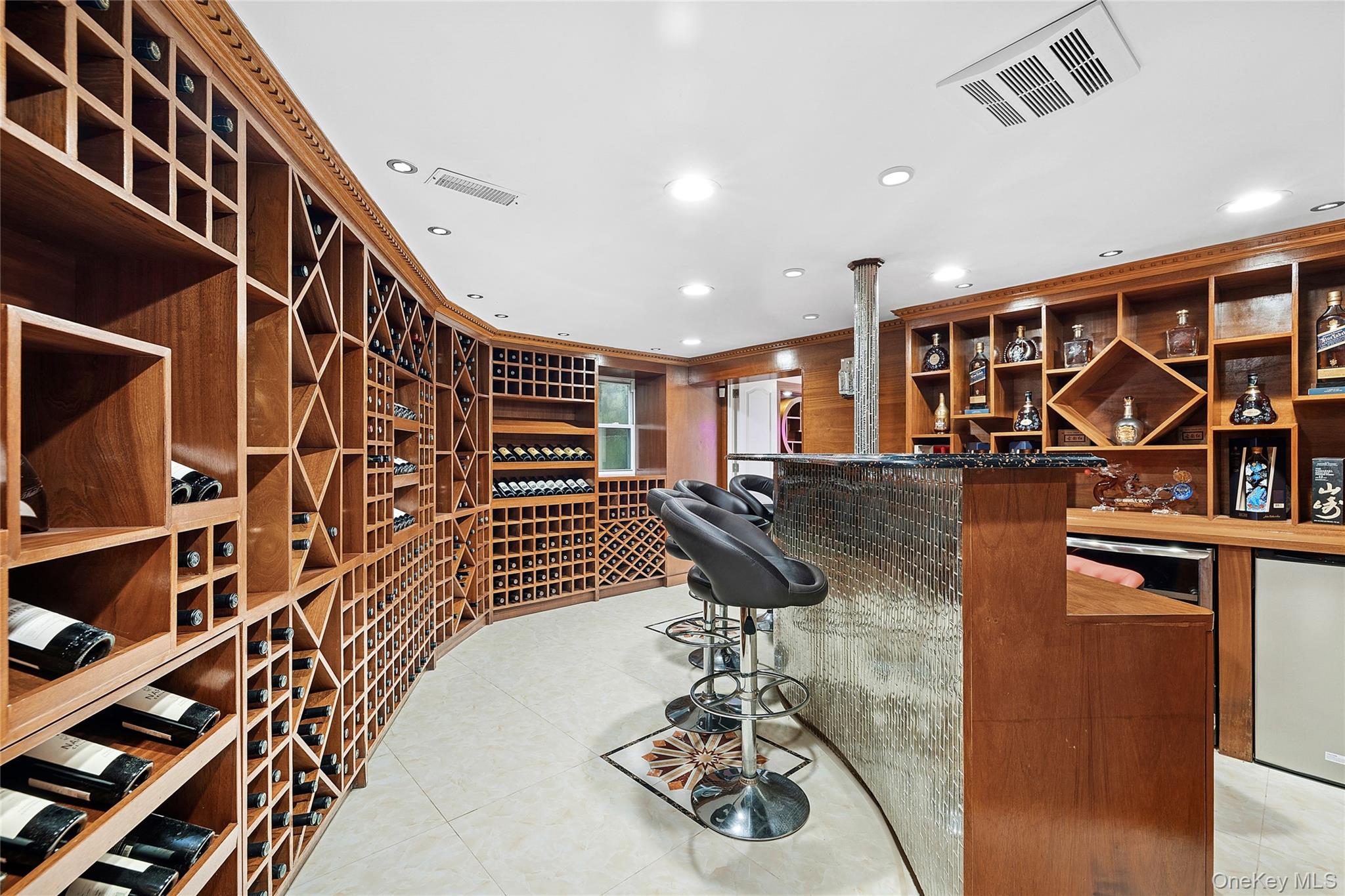 #20 photo, 582 Atlantic Avenue, Lawrence , NY 11559