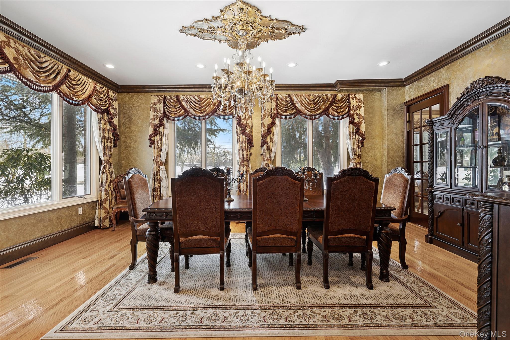 #5 photo, 582 Atlantic Avenue, Lawrence , NY 11559