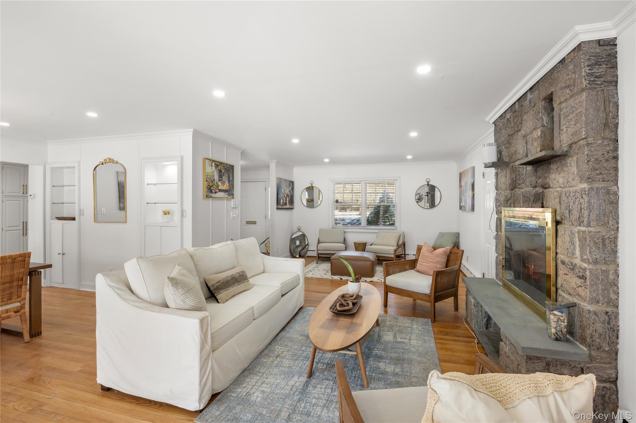 #14 photo, 467 Hempstead Avenue, नासाउ काउंटी Rockville Centre , NY 11570