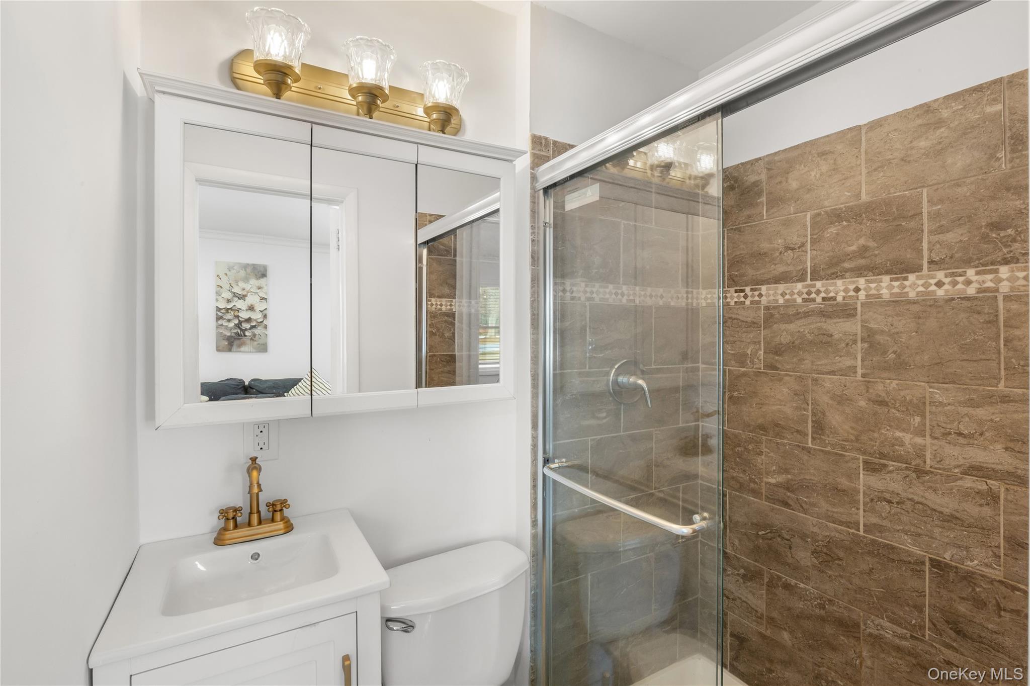 #20 photo, 467 Hempstead Avenue, नासाउ काउंटी Rockville Centre , NY 11570