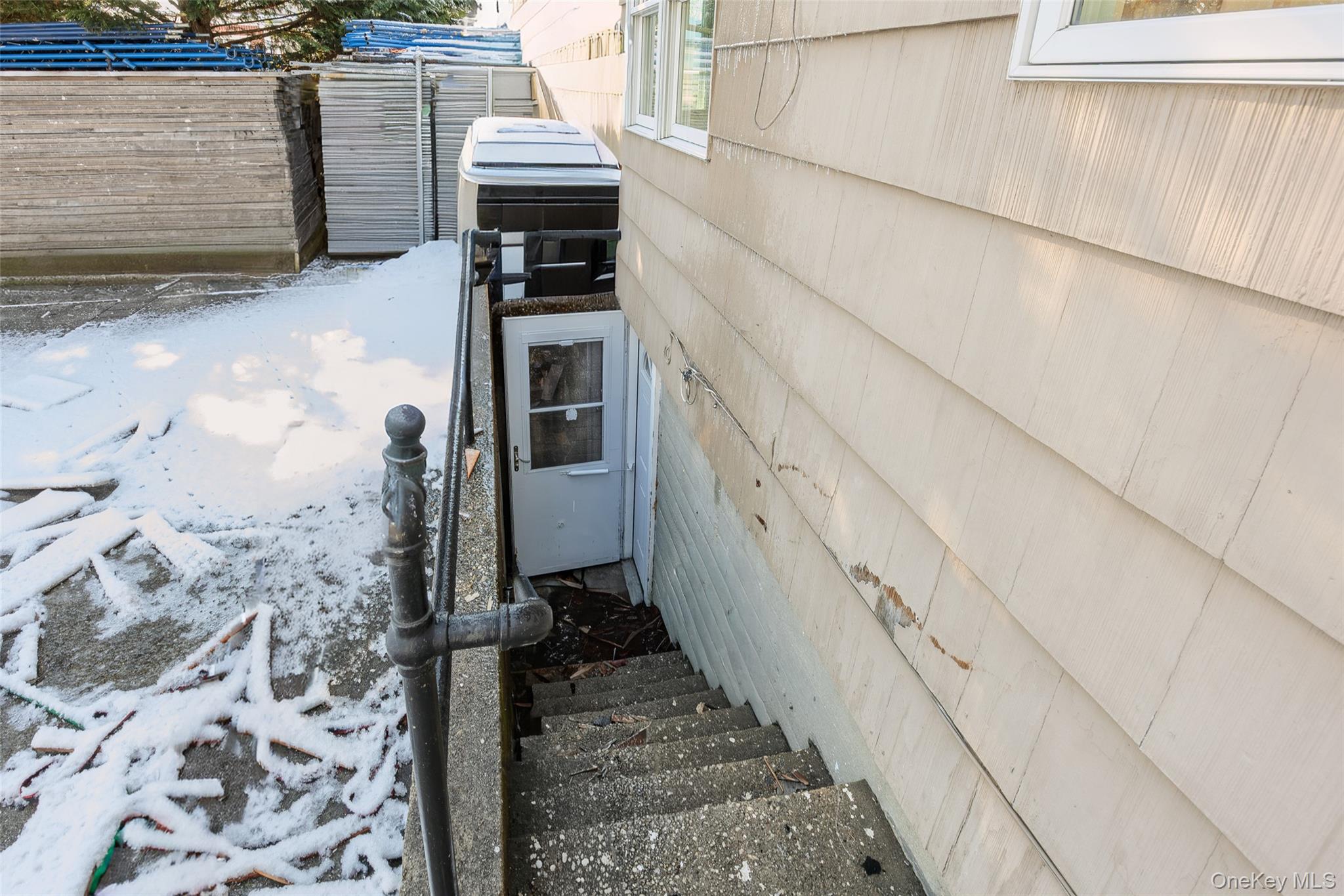 #4 photo, 467 Hempstead Avenue, नासाउ काउंटी Rockville Centre , NY 11570