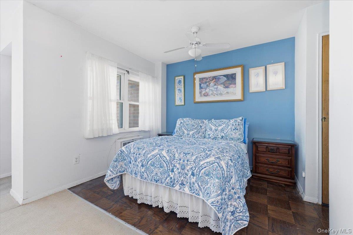 #12 photo, 740 E Broadway, नासाउ काउंटी Long Beach , NY 11561