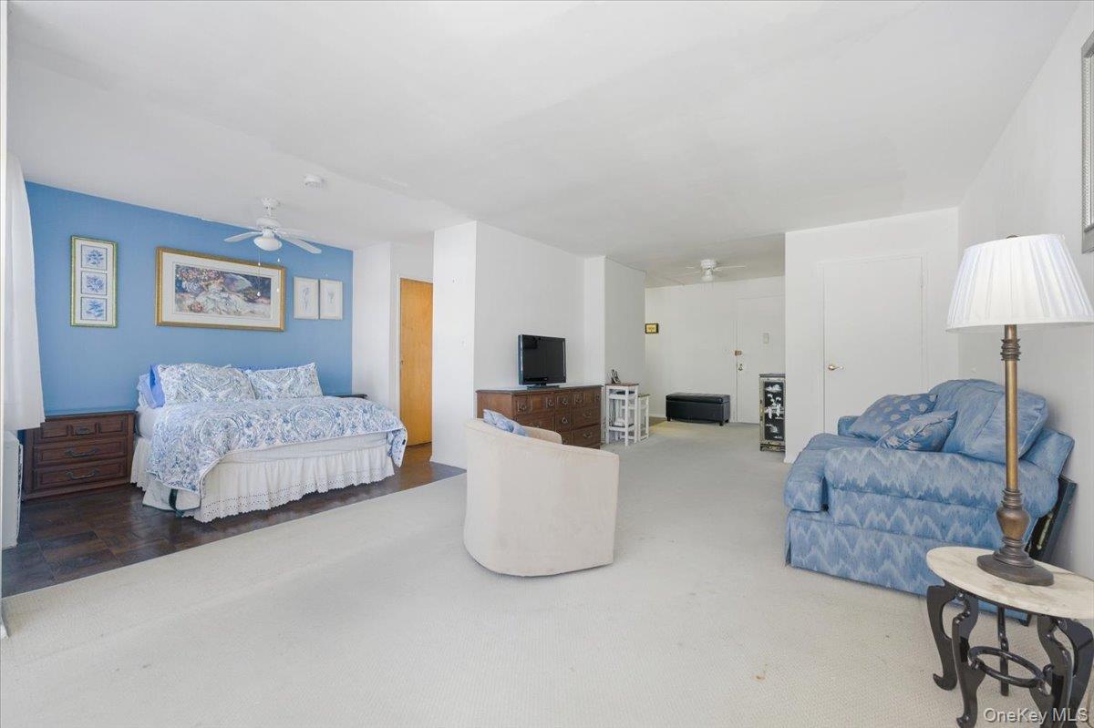 #7 photo, 740 E Broadway, नासाउ काउंटी Long Beach , NY 11561