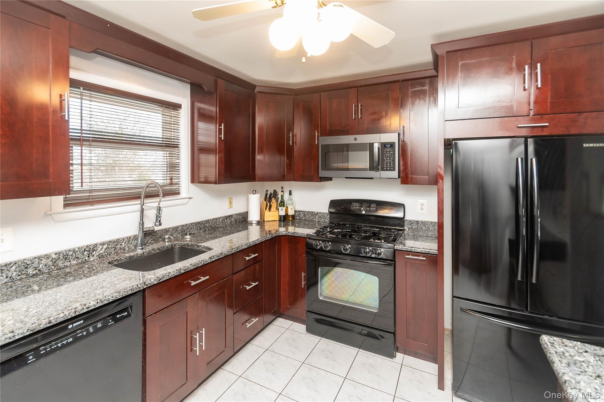 #8 photo, 11 Shaker Court, New Windsor , NY 12553