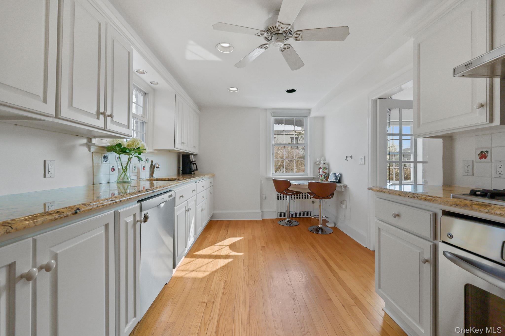 #10 photo, 401 Heathcote Road, Scarsdale , NY 10583