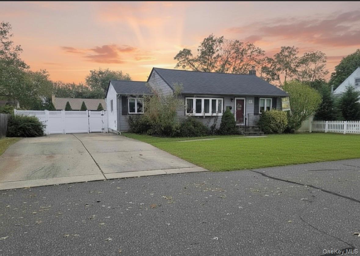 #2 photo, 449 52nd Street, Саффолк ‖ Lindenhurst , NY 11757