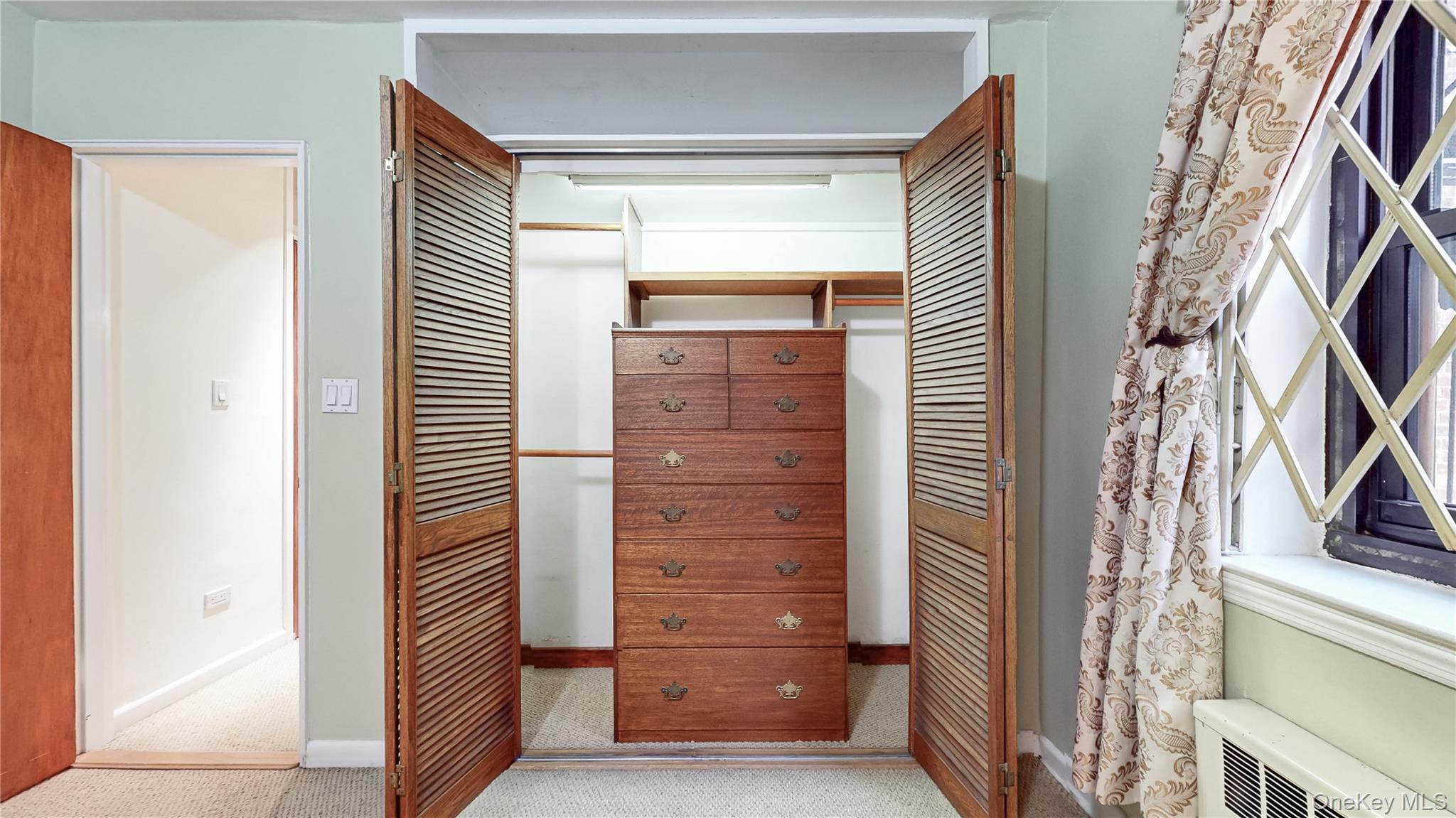 #16 photo, 102-45 67th Rd, קווינס Forest Hills , NY 11375