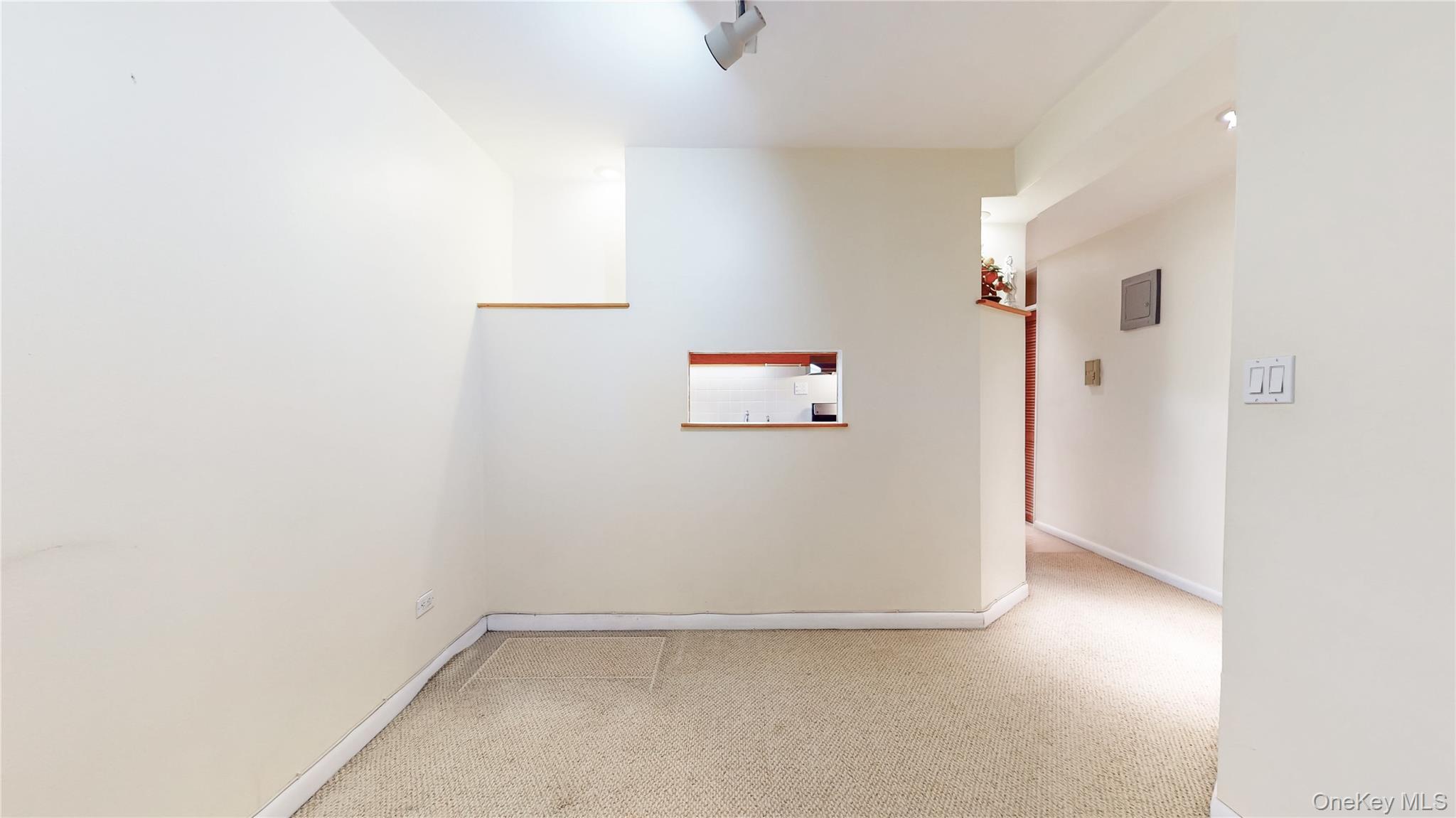 #6 photo, 102-45 67th Rd, קווינס Forest Hills , NY 11375