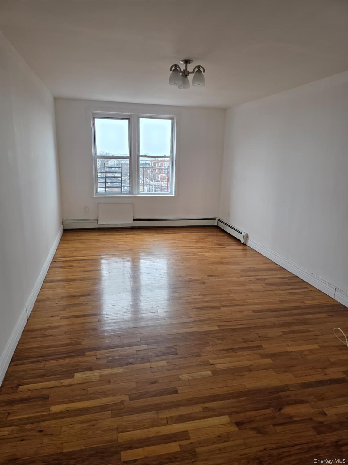 #1 photo, 8470 129th Street, क्यू गार्डन्स Kew Gardens , NY 11415