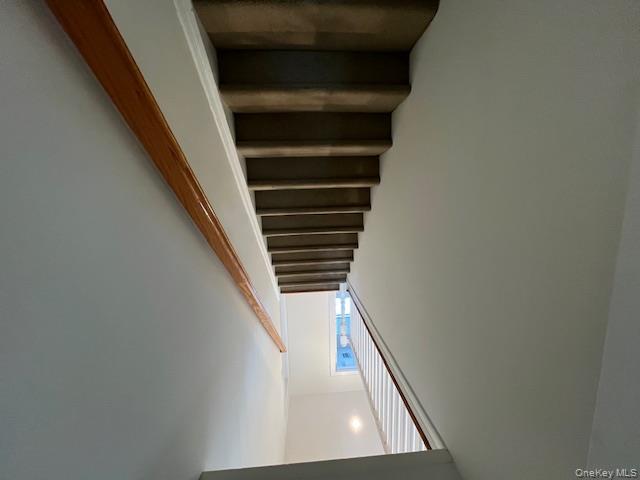 #2 photo, 8 Dunes Lane, Нассау ‖ Port Washington , NY 11050