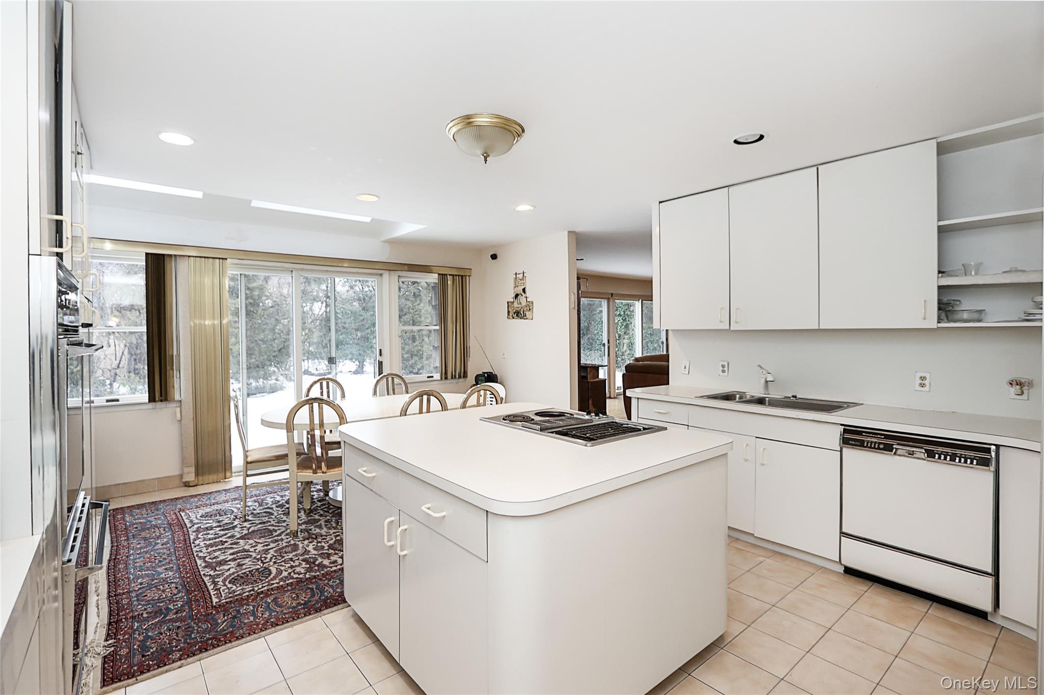 #10 photo, 28 Polo Road, ग्रेट नेक Great Neck , NY 11023