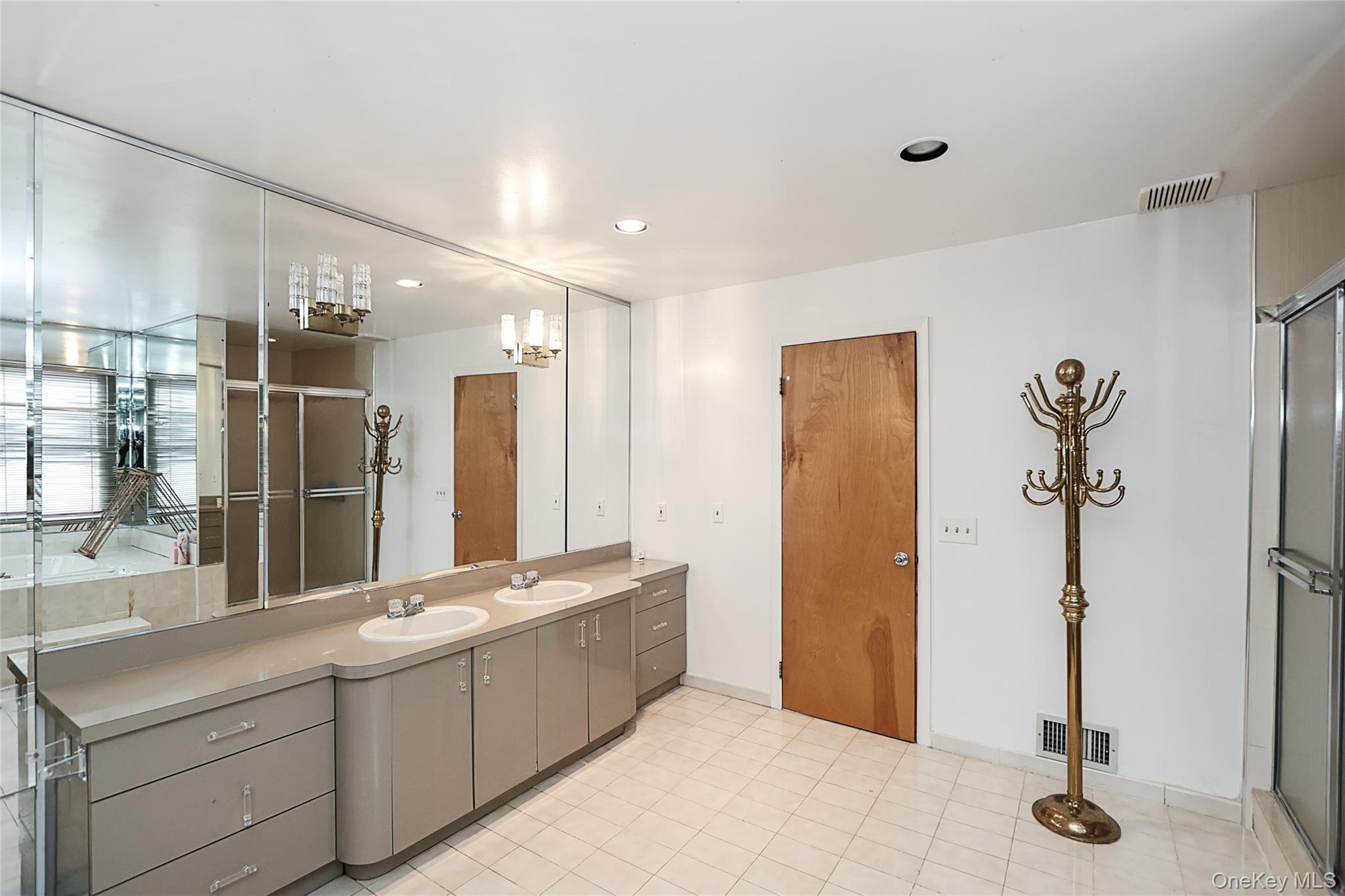 #19 photo, 28 Polo Road, ग्रेट नेक Great Neck , NY 11023