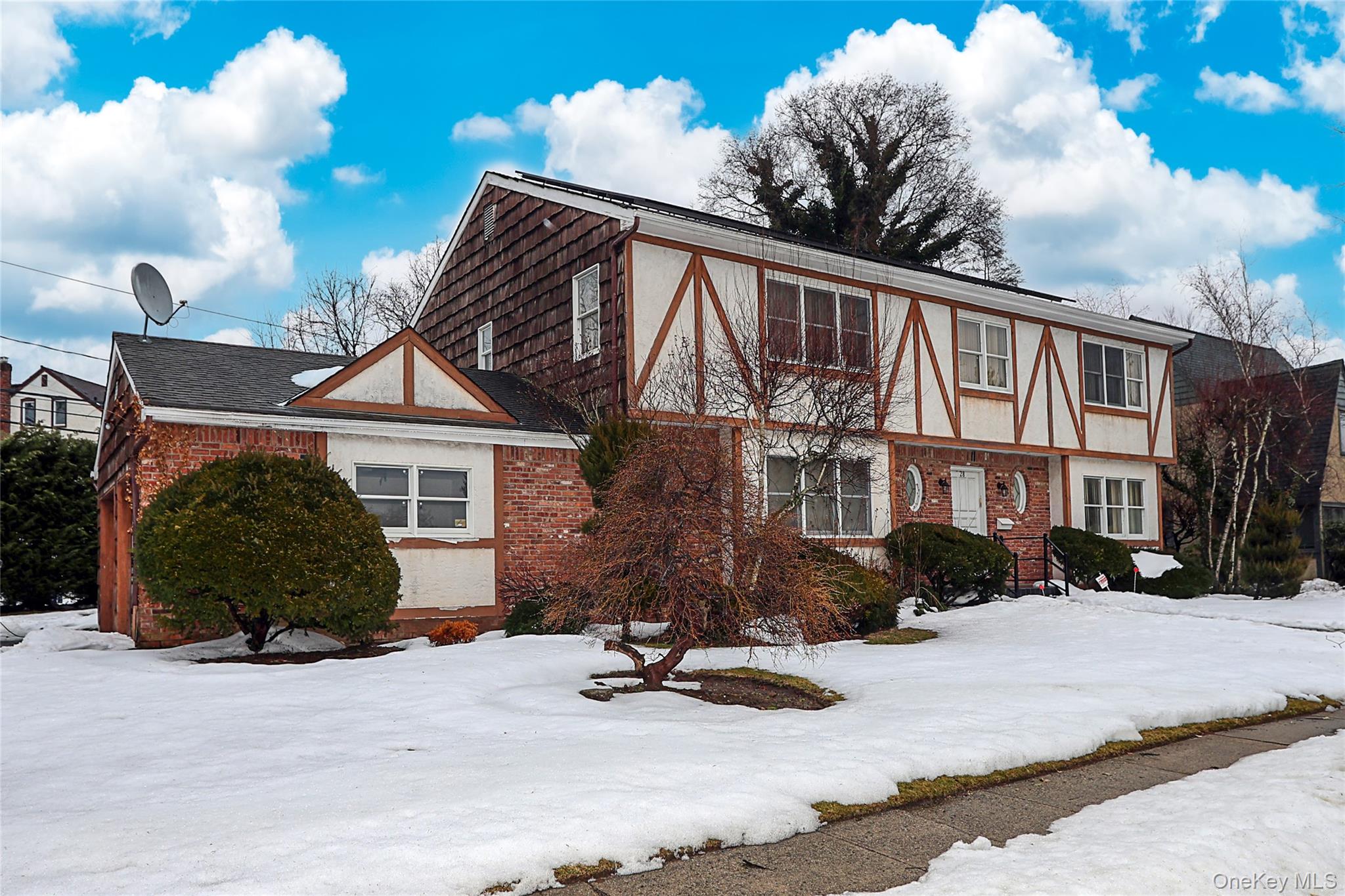 #2 photo, 28 Polo Road, ग्रेट नेक Great Neck , NY 11023