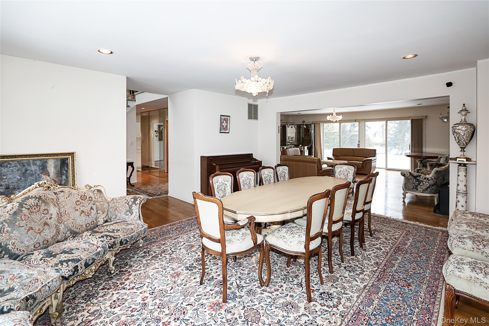 #5 photo, 28 Polo Road, ग्रेट नेक Great Neck , NY 11023