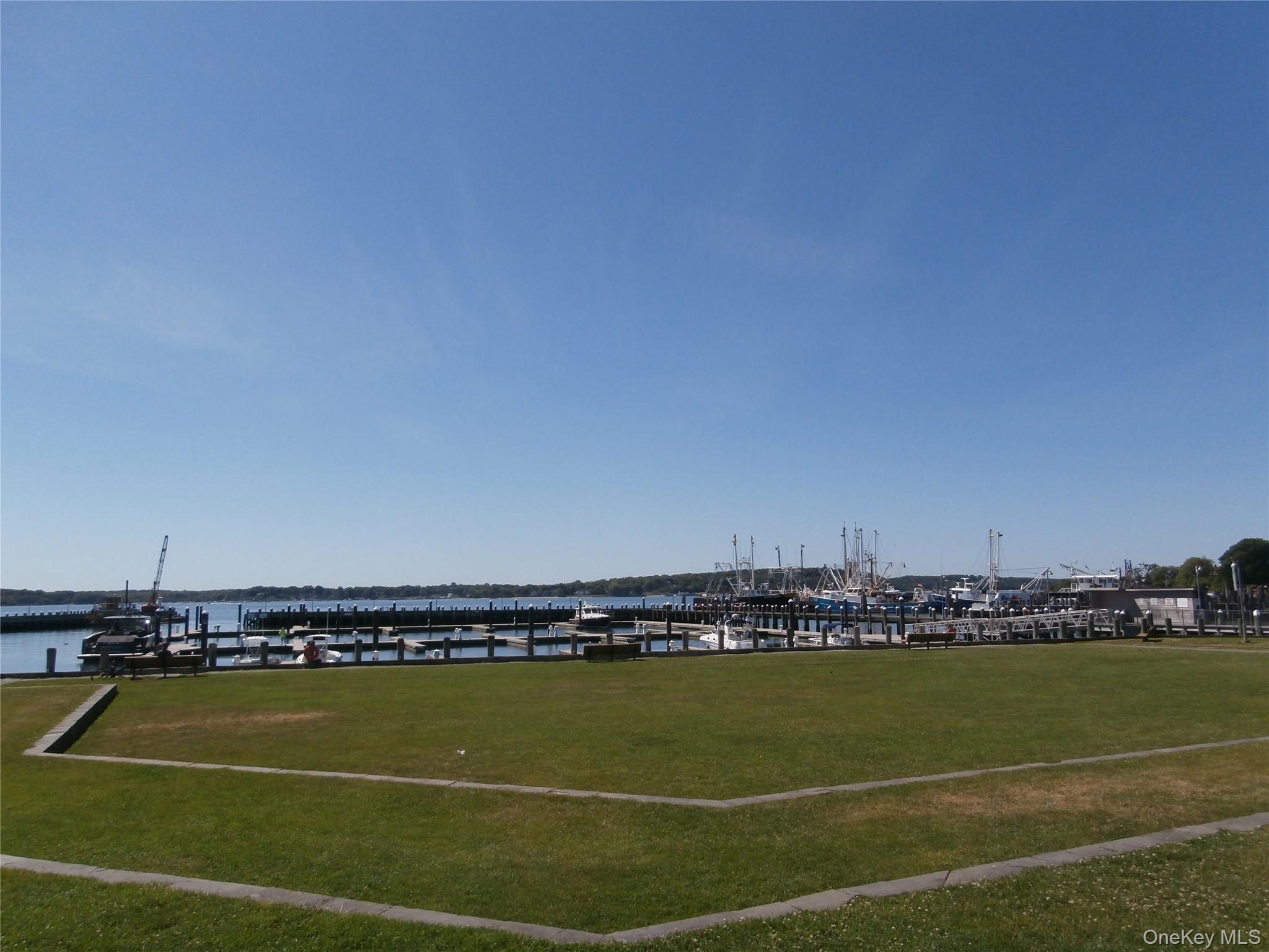 #20 photo, 1000 9th Street, Greenport , NY 11944