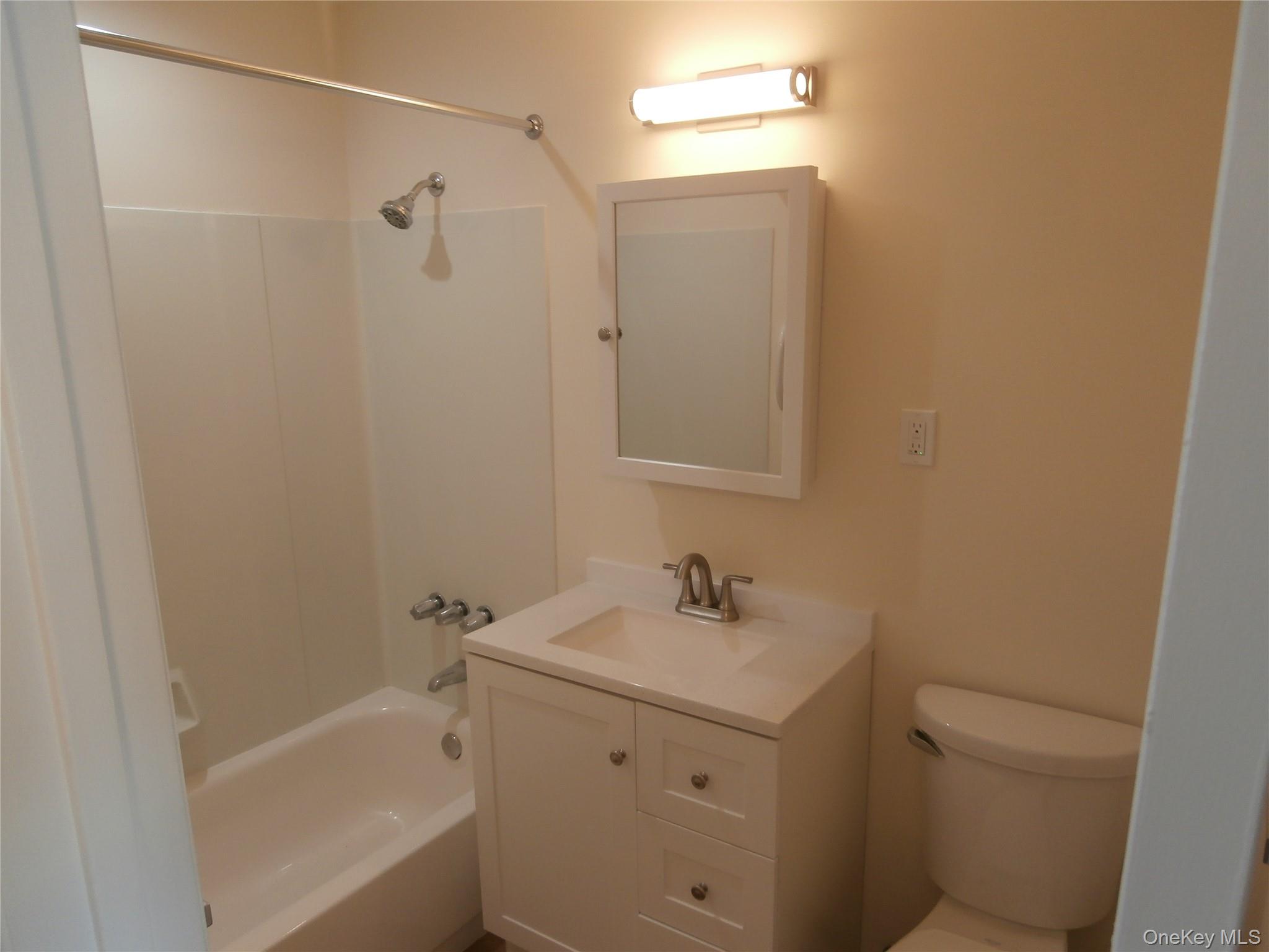 #9 photo, 1000 9th Street, सफ़ोक काउंटी Greenport , NY 11944