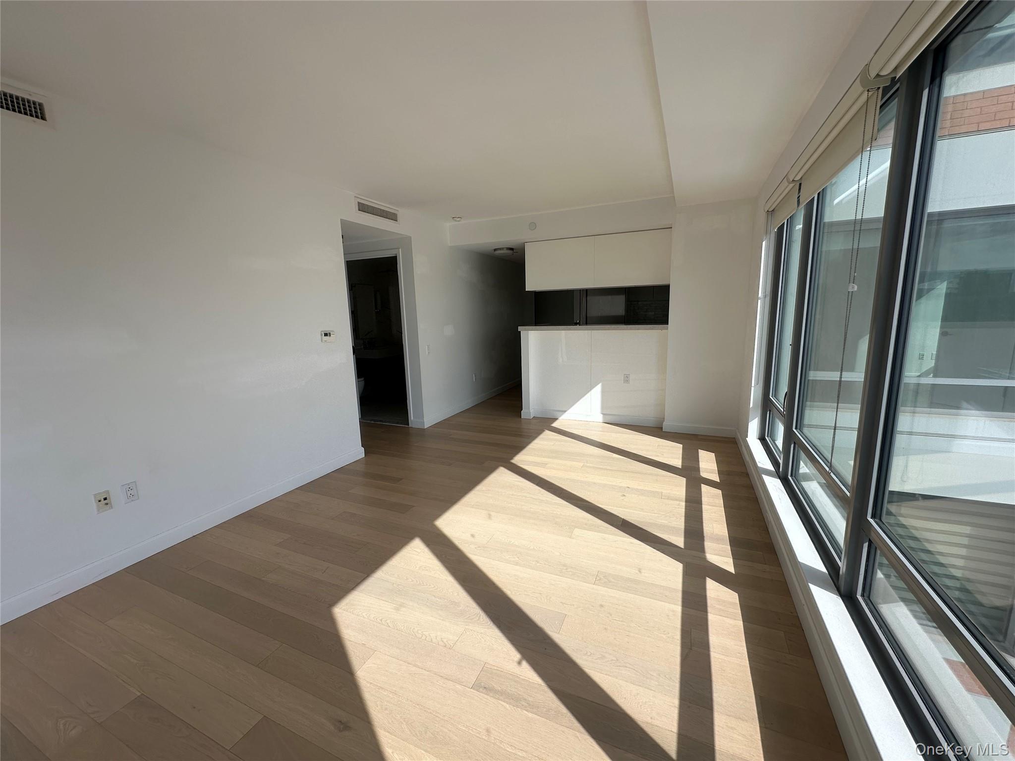 #13 photo, 138-35 39th Avenue, फ्लशिंग Flushing , NY 11354