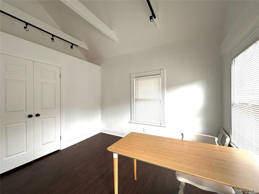 #8 photo, 1433 OLD NORTHERN Boulevard, Roslyn , NY 11576