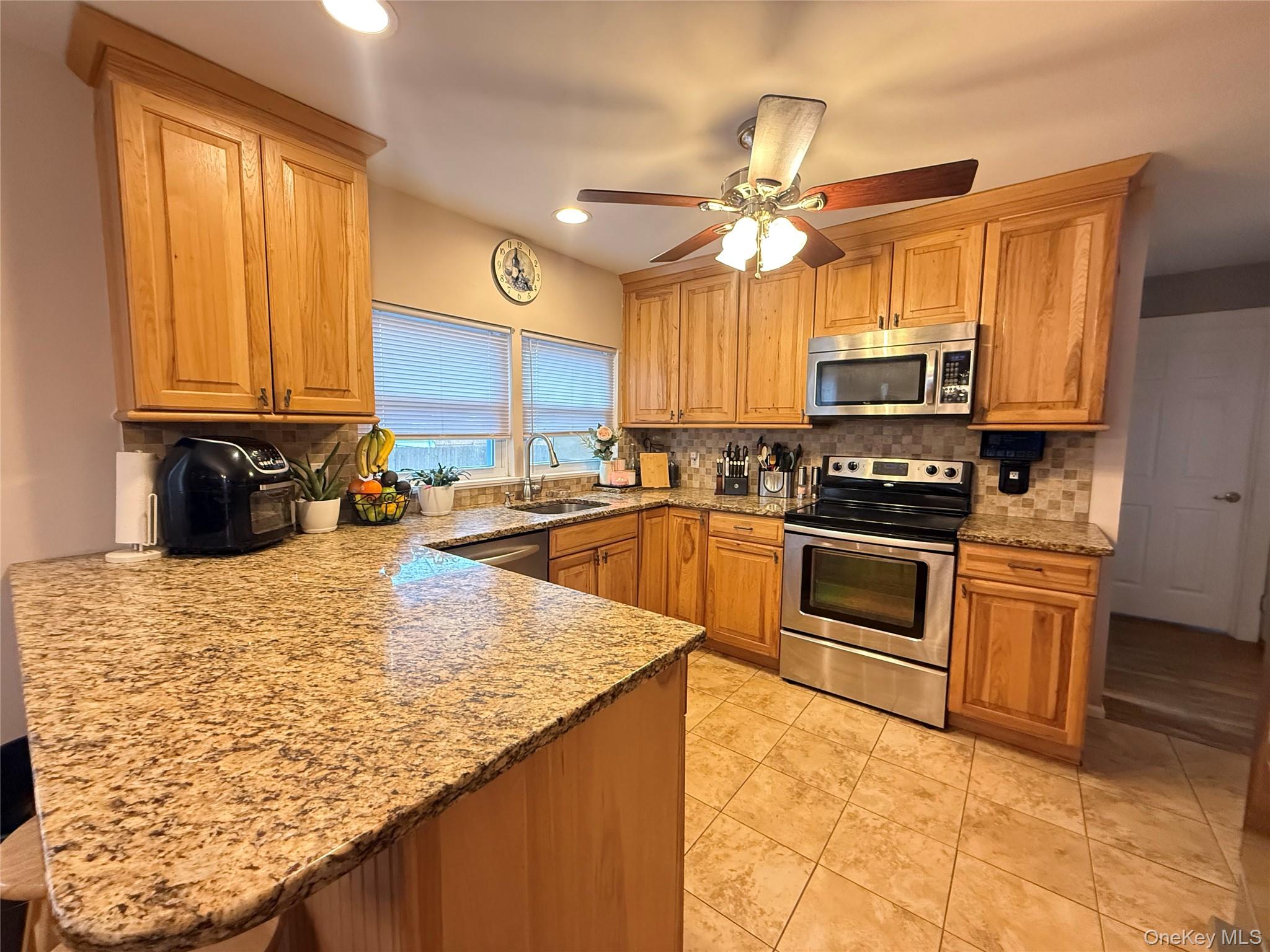 #8 photo, 92 Southaven Avenue, 롱 아일랜드 Mastic , NY 11950