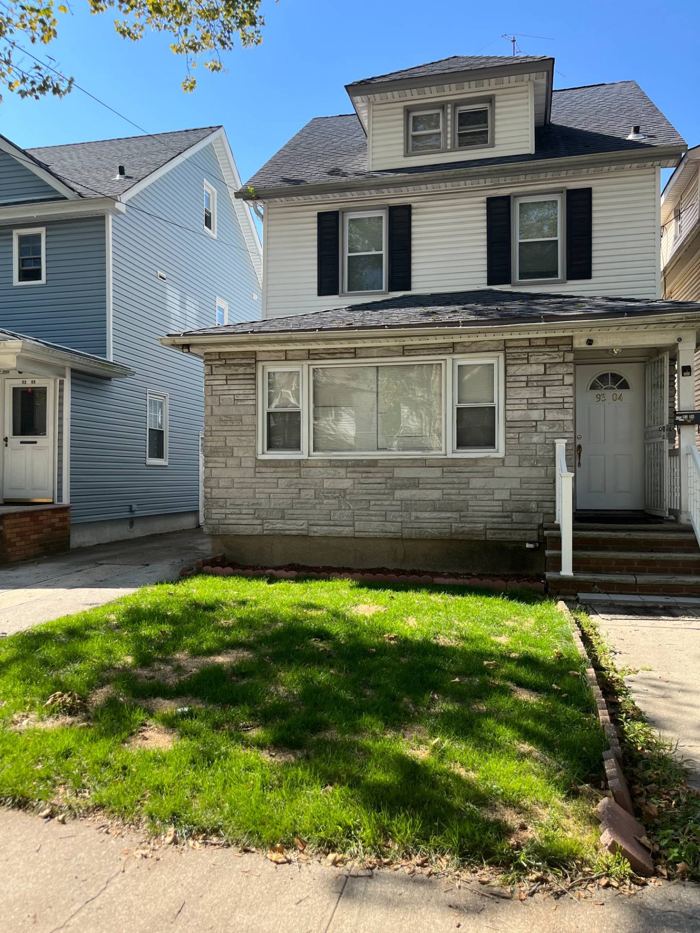 #1 photo, 93-04 241 St Street, कुईंस Bellerose , NY 11426