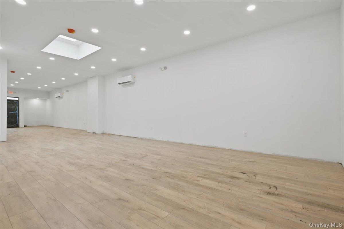 #12 photo, 1621-1623 Grand Avenue, Baldwin , NY 11510