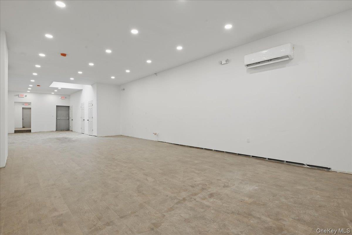 #15 photo, 1621-1623 Grand Avenue, Baldwin , NY 11510