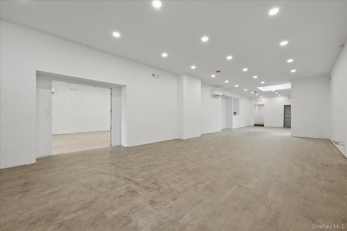 #16 photo, 1621-1623 Grand Avenue, Baldwin , NY 11510