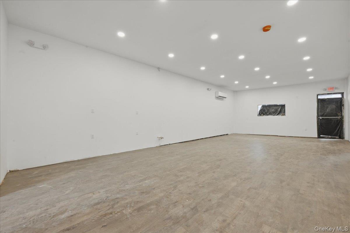 #17 photo, 1621-1623 Grand Avenue, Baldwin , NY 11510