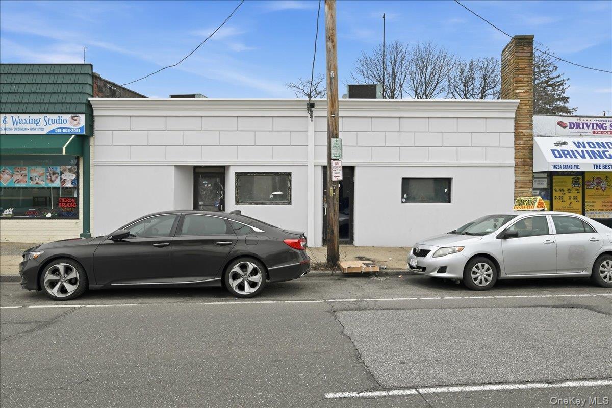 #3 photo, 1621-1623 Grand Avenue, Baldwin , NY 11510